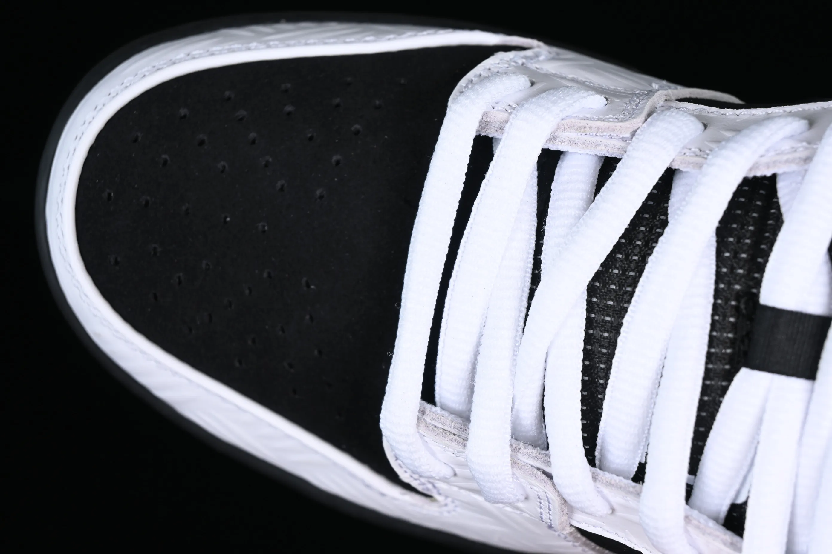 All categories Nk SB Dunk Series Nk SB Dunk Low low-top sneakers Tightbooth x Nk SB Dunk joint model Inverted Panda SB low-top casual sports skateboard shoes FD2629-100